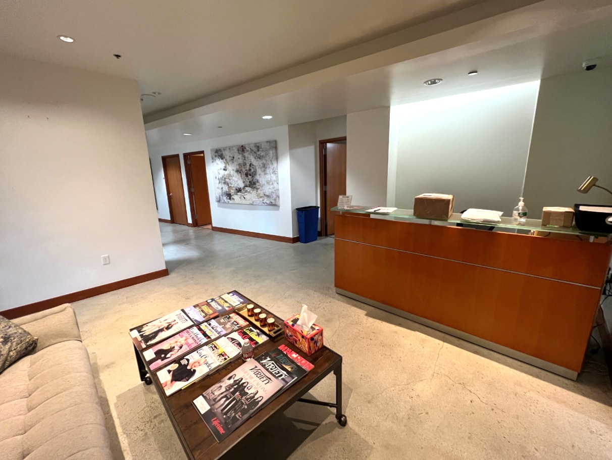 8447 Wilshire Blvd, Beverly Hills, CA for lease Building Photo- Image 1 of 14
