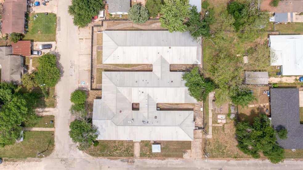 700 Dyer St, Rockdale, TX à vendre - Photo du bâtiment - Image 2 de 37