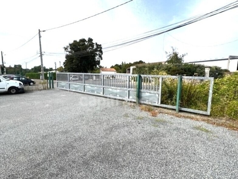 Office in Saintes for sale - Building Photo - Image 2 of 7
