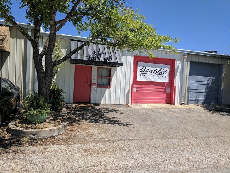 2309-2311 Thornton Rd, Austin, TX à louer - Photo du bâtiment - Image 2 de 6