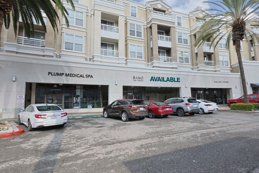 31 E MacArthur Crescent Dr, Santa Ana, CA for lease - Building Photo - Image 2 of 6