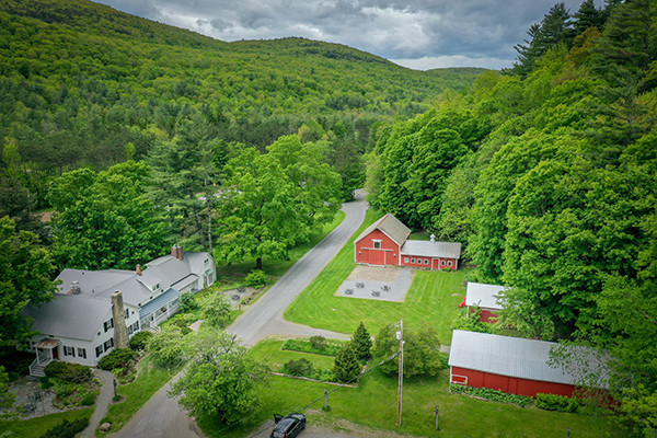 1868 N 116 Rd, Bristol, VT à vendre - Photo du bâtiment - Image 1 de 1