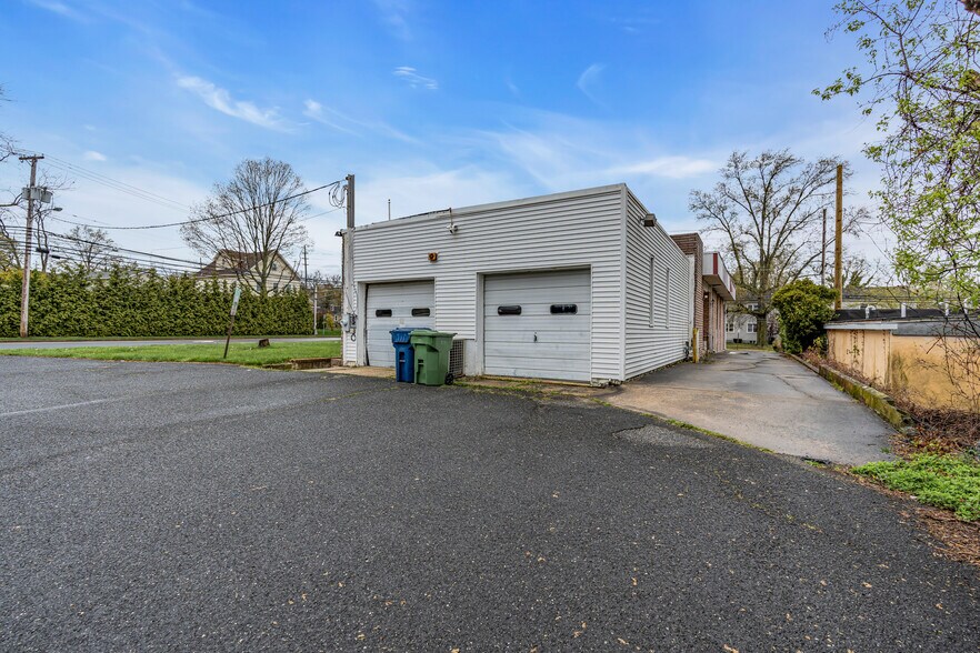 242 Neptune Blvd, Neptune, NJ à vendre - Photo du bâtiment - Image 2 de 24