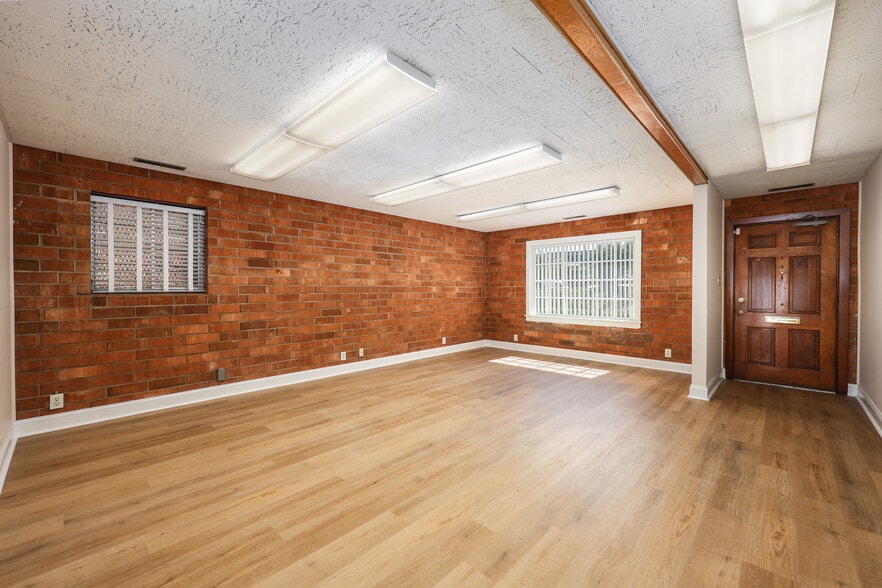 316 S Eugene St, Greensboro, NC for sale - Building Photo - Image 3 of 30
