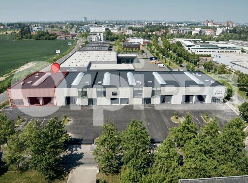 Industrial in Loos for lease - Aerial - Image 2 of 4