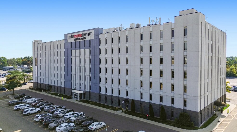 24901 Northwestern Hwy, Southfield, MI à louer - Photo du bâtiment - Image 3 de 7