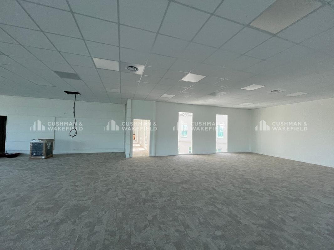 430 Rue Pierre Simon Laplace, Aix-en-Provence for lease Interior Photo- Image 1 of 8