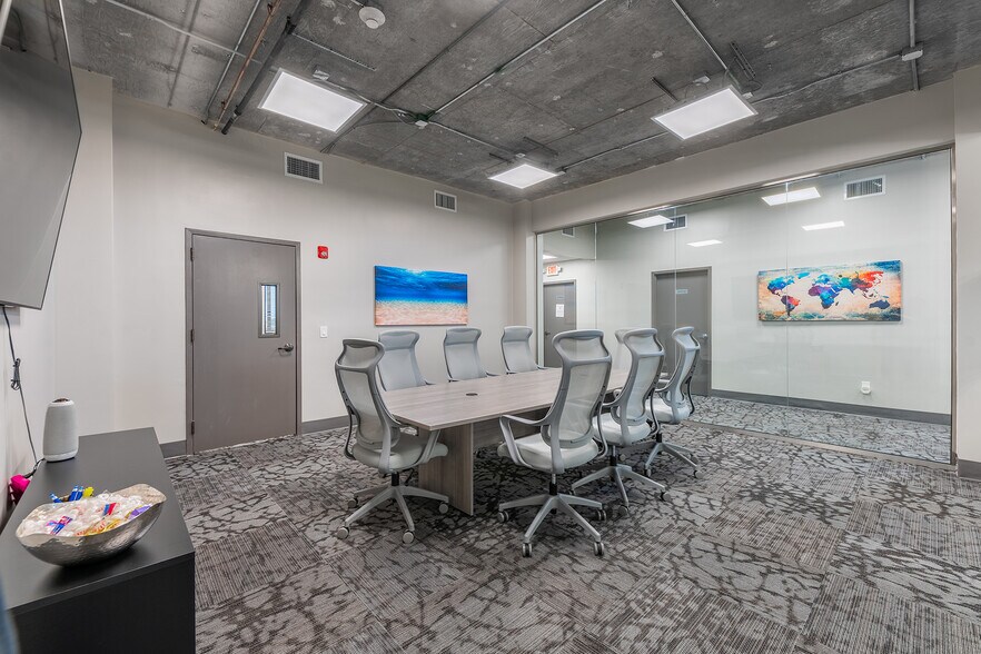 2081 SE Ocean Blvd, Stuart, FL à louer - Photo intérieure - Image 1 de 29