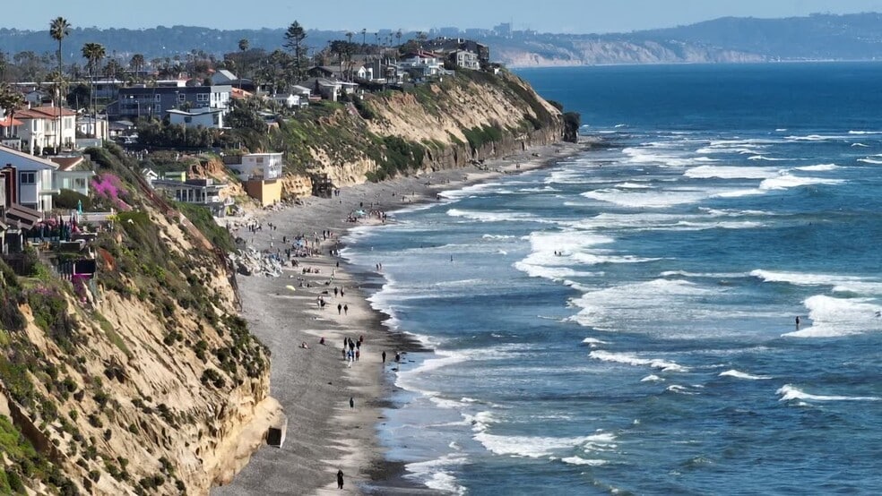 422 N Coast Highway 101, Encinitas, CA for lease - Commercial Listing Video - Image 3 of 31