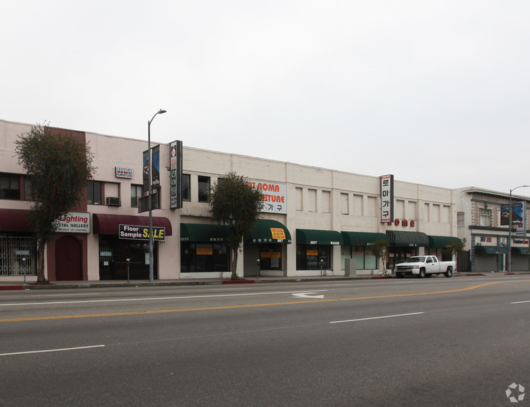 632 N Western Ave, Los Angeles, CA à vendre - Photo du bâtiment - Image 1 de 1