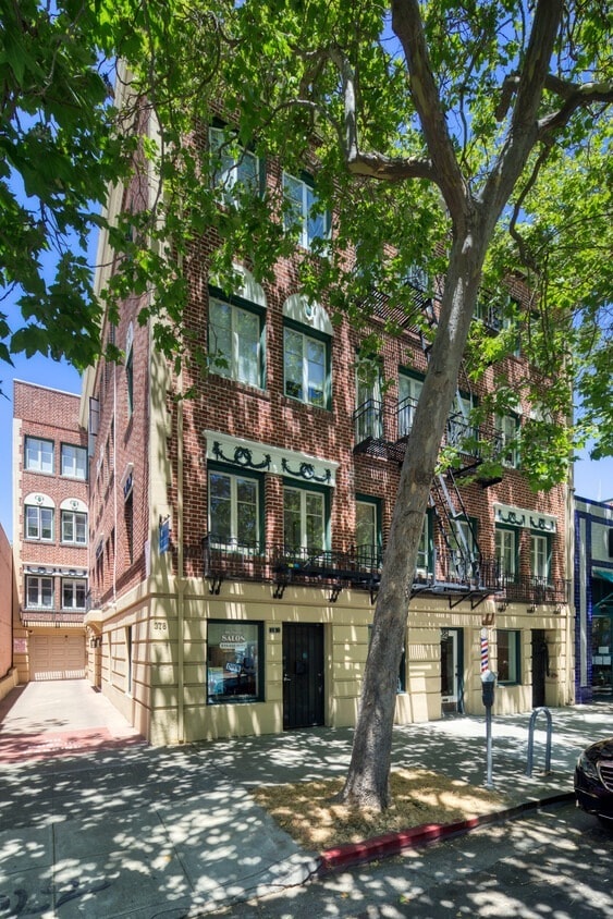 378 Grand Ave, Oakland, CA à louer Photo principale- Image 1 de 3