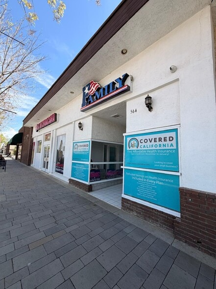 566 W Lancaster Blvd, Lancaster, CA for sale - Primary Photo - Image 1 of 37