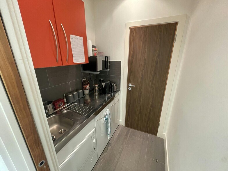 25 Heath Mill Ln, Birmingham for sale - Interior Photo - Image 2 of 14