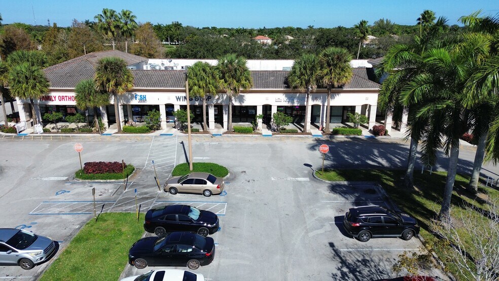 4570 Lyons Rd, Coconut Creek, FL à louer - Photo du bâtiment - Image 3 de 20