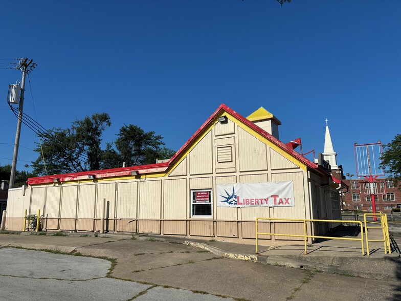 1641 W Sylvania Ave, Toledo, OH for sale - Building Photo - Image 2 of 6