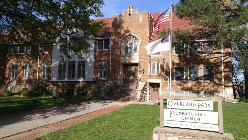 8029 Overland Park Dr, Overland Park, KS for sale - Primary Photo - Image 1 of 2