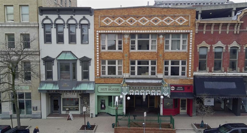 309-311 Main St portfolio of 2 properties for sale on LoopNet.ca - Primary Photo - Image 2 of 3