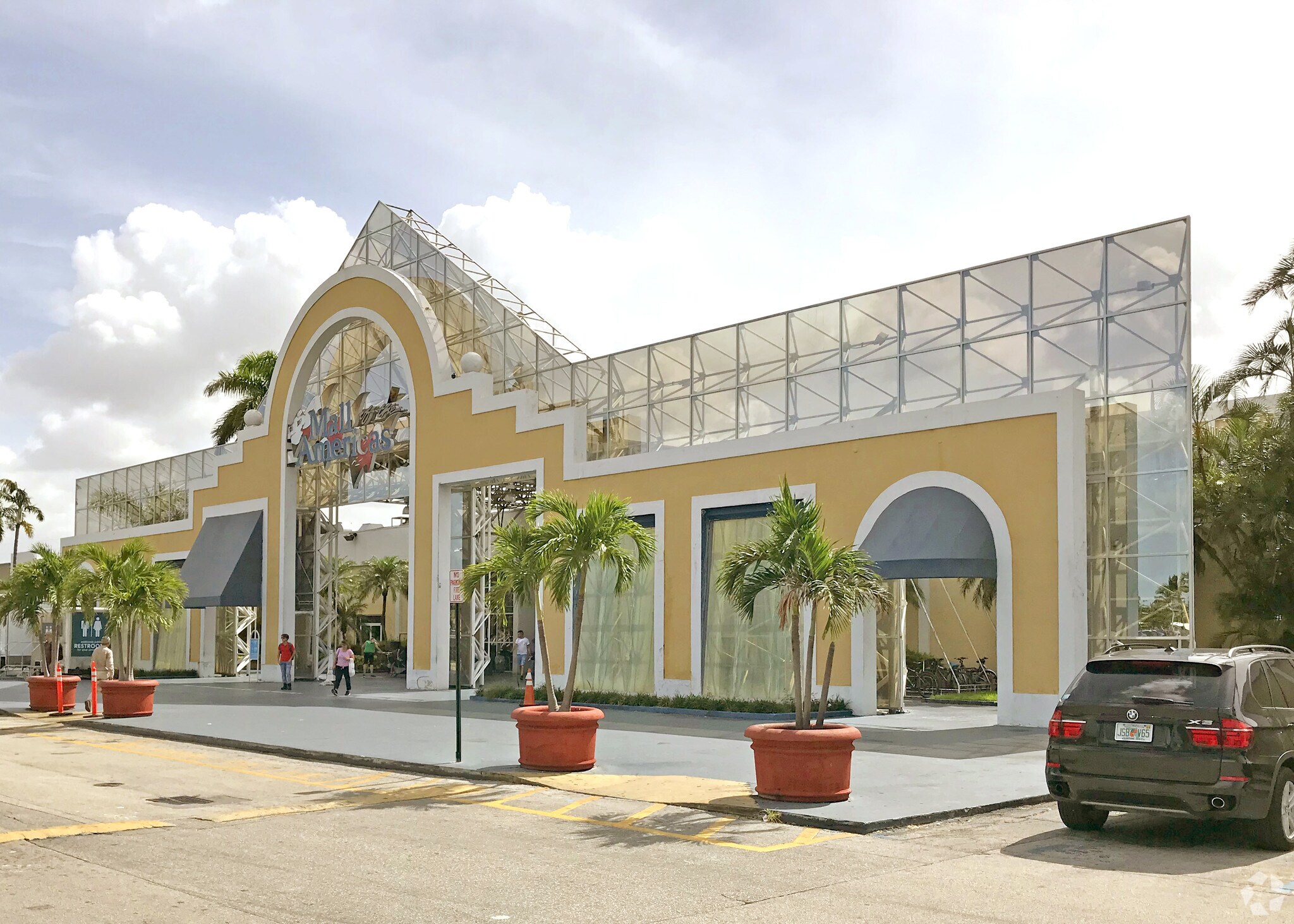 7795 W Flagler St, Miami, FL for lease Primary Photo- Image 1 of 9