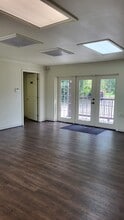 2125 Victoria Ave, Fort Myers, FL for lease Interior Photo- Image 2 of 8