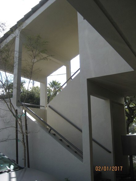 4145 Clares St, Capitola, CA à louer - Photo du bâtiment - Image 3 de 10