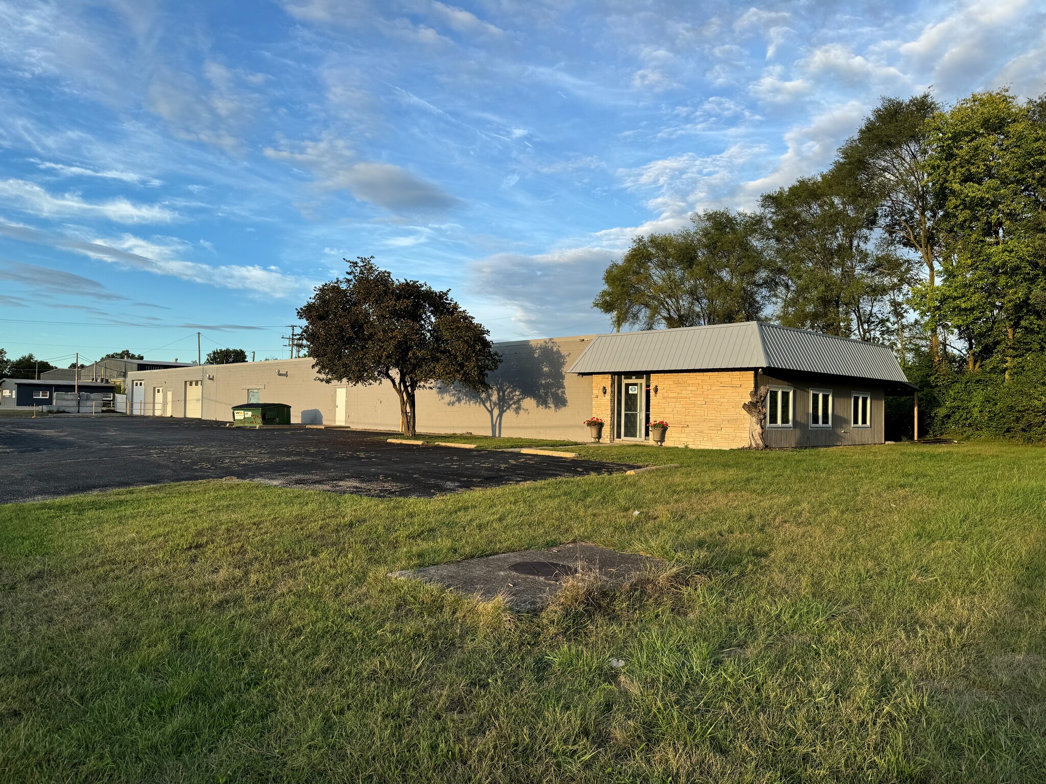 500 Collins Rd, Elkhart, IN for lease Building Photo- Image 1 of 10