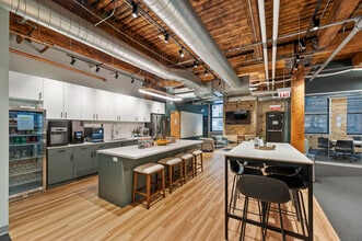 222 W Hubbard St, Chicago, IL à louer Photo intérieure- Image 2 de 7