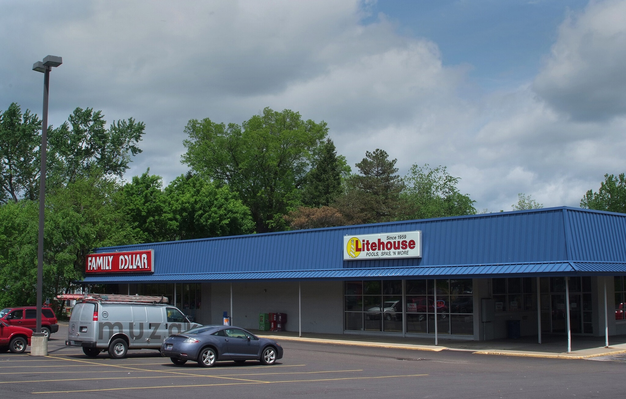 610 W Main St, Ravenna, OH for lease Interior Photo- Image 1 of 3