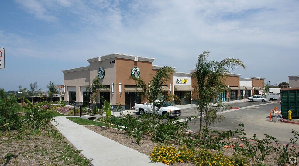 2708 Loker Ave W, Carlsbad, CA à louer - Photo du bâtiment - Image 3 de 8