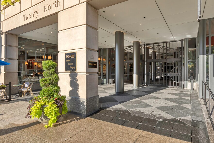 20 N Michigan Ave, Chicago, IL à louer - Photo du bâtiment - Image 2 de 9