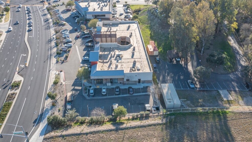 32395A-32395B Clinton Keith Rd, Wildomar, CA for lease - Building Photo - Image 2 of 20
