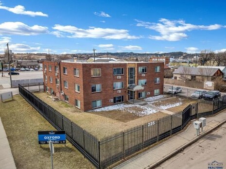 225 E Watertown St, Rapid City, SD à vendre - Photo du bâtiment - Image 1 de 7