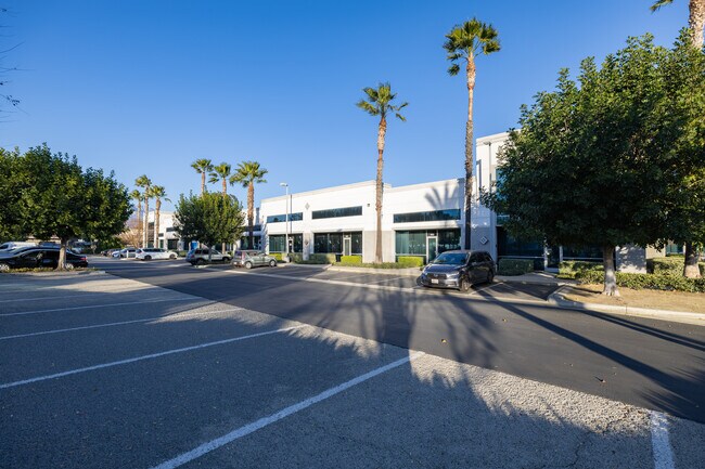 Plus de détails pour 1351 S Grove Ave, Ontario, CA - Industriel à louer