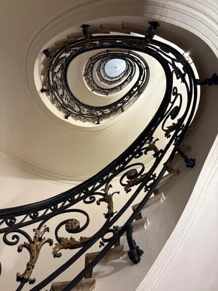 Bureau dans Paris à vendre - Photo du bâtiment - Image 3 de 8