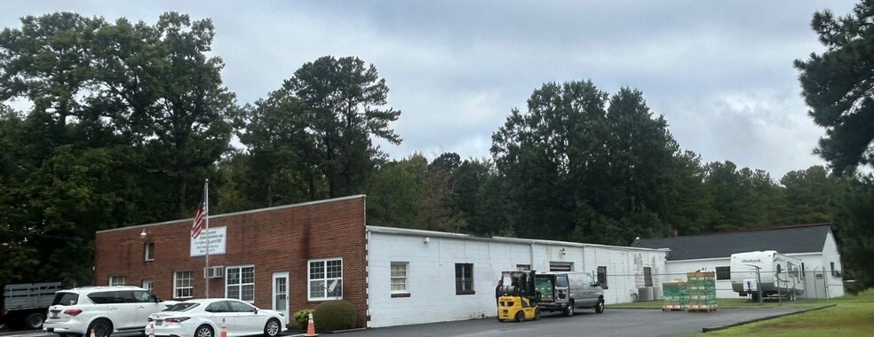 3012 Falling Creek Ave, Richmond, VA à vendre - Photo du bâtiment - Image 2 de 9