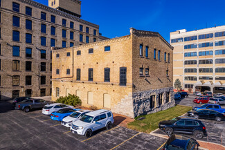 Plus de détails pour 620 W Virginia St, Milwaukee, WI - Bureau/Commerce de détail à louer