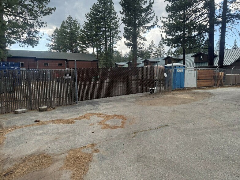 1110 Melba Dr, South Lake Tahoe, CA for sale - Building Photo - Image 2 of 3