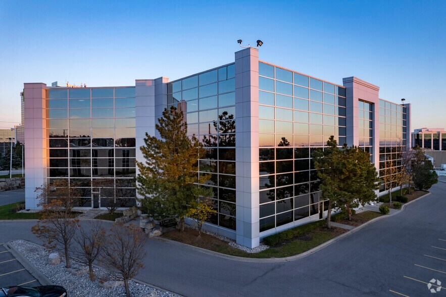 5515 N Service Rd, Burlington, ON à louer - Photo du bâtiment - Image 2 de 4