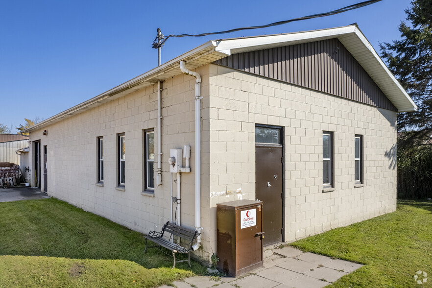 155 Reach Industrial Park Rd, Scugog, ON à vendre - Photo principale - Image 1 de 24