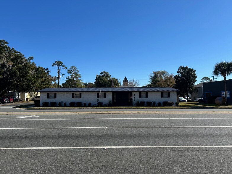 439 SW Main Blvd, Lake City, FL à louer - Photo du bâtiment - Image 3 de 36
