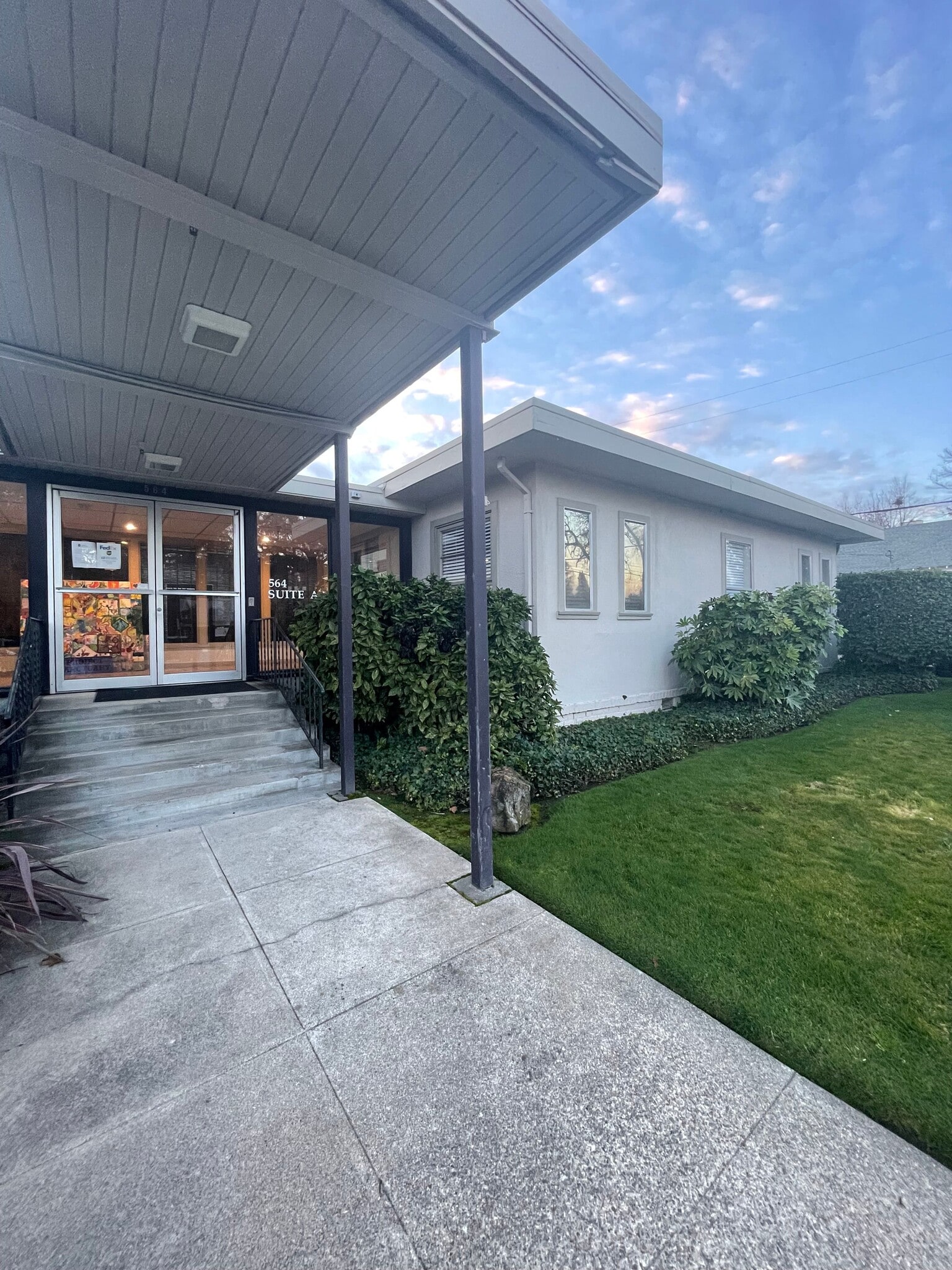 564 S Dora St, Ukiah, CA à louer Photo intérieure- Image 1 de 12