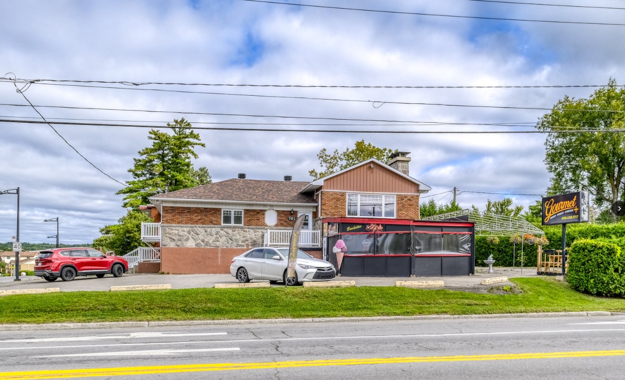 701-703 Rue Bélanger, St-Jérôme, QC à vendre Photo principale- Image 1 de 1