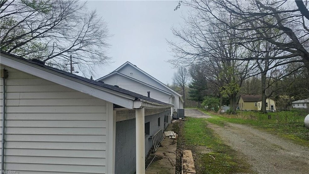 48443 Russia Rd, Amherst, OH for sale - Building Photo - Image 2 of 16