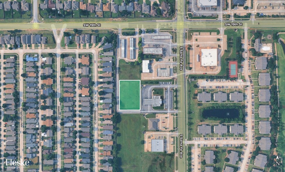 2105 Santa Fe ave, Moore, OK à vendre - Photo principale - Image 1 de 1