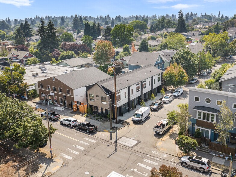4996 NE 26th Ave, Portland, OR à vendre - Photo du bâtiment - Image 2 de 19