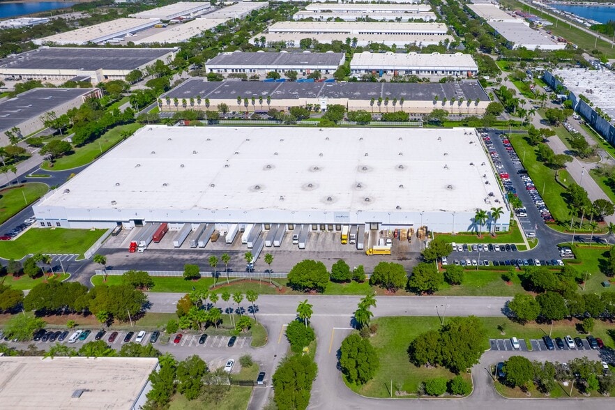 9350 NW 108th Ave, Medley, FL for lease - Building Photo - Image 2 of 3