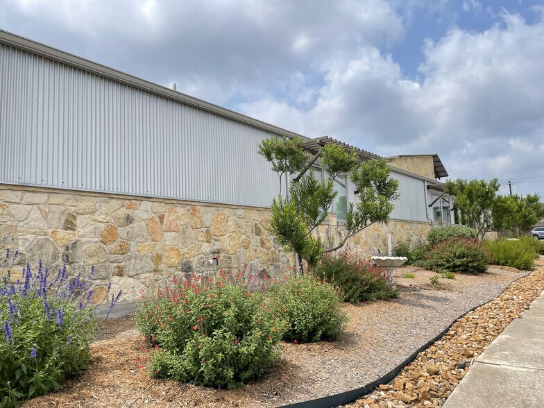 109 Enterprise Pky, Boerne, TX à louer - Photo du bâtiment - Image 2 de 56