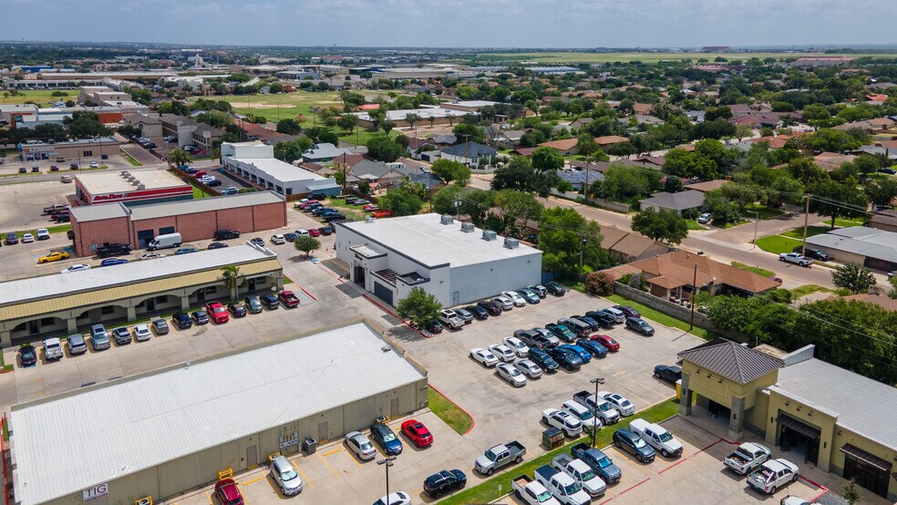 5411 McPherson Rd, Laredo, TX à vendre - Photo principale - Image 1 de 14