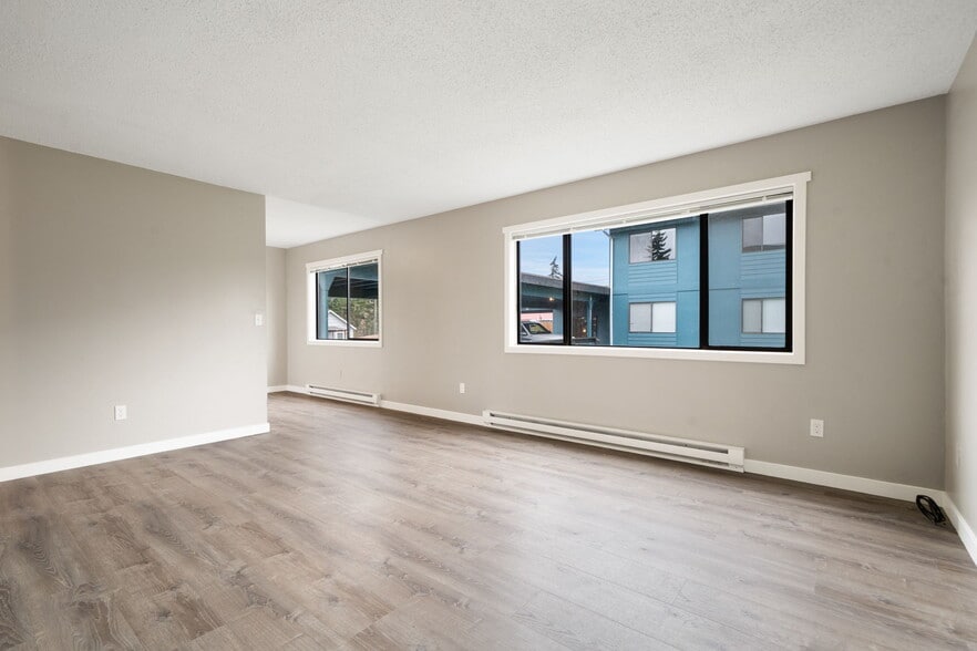 2938 E Walnut St, Port Angeles, WA à vendre - Photo du bâtiment - Image 2 de 26