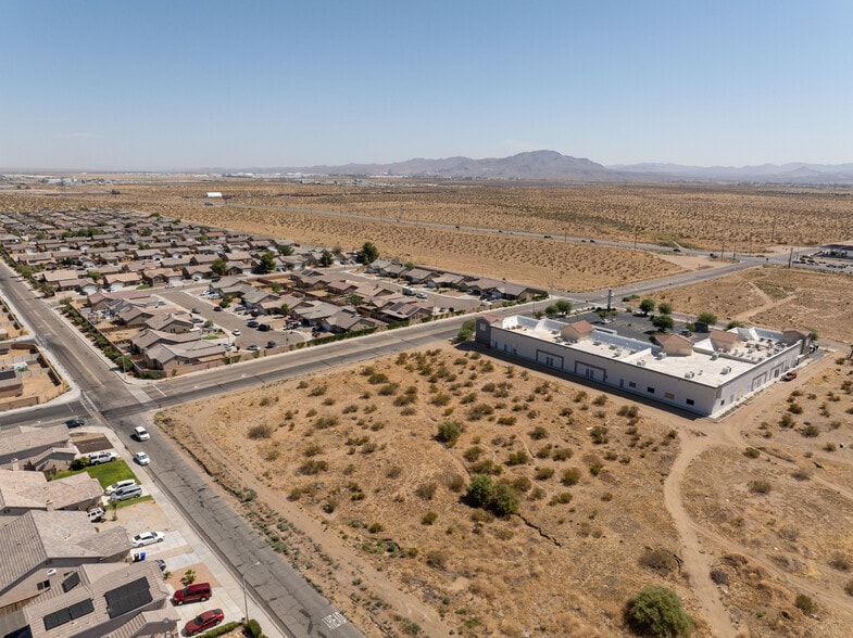 Cactus Rd, Adelanto, CA à vendre - Aérien - Image 2 de 6