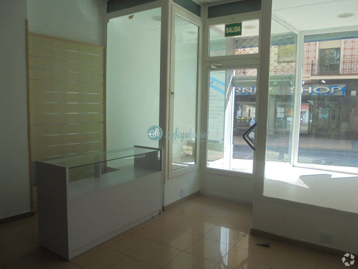 Retail in Segovia, Segovia for lease Interior Photo- Image 1 of 2